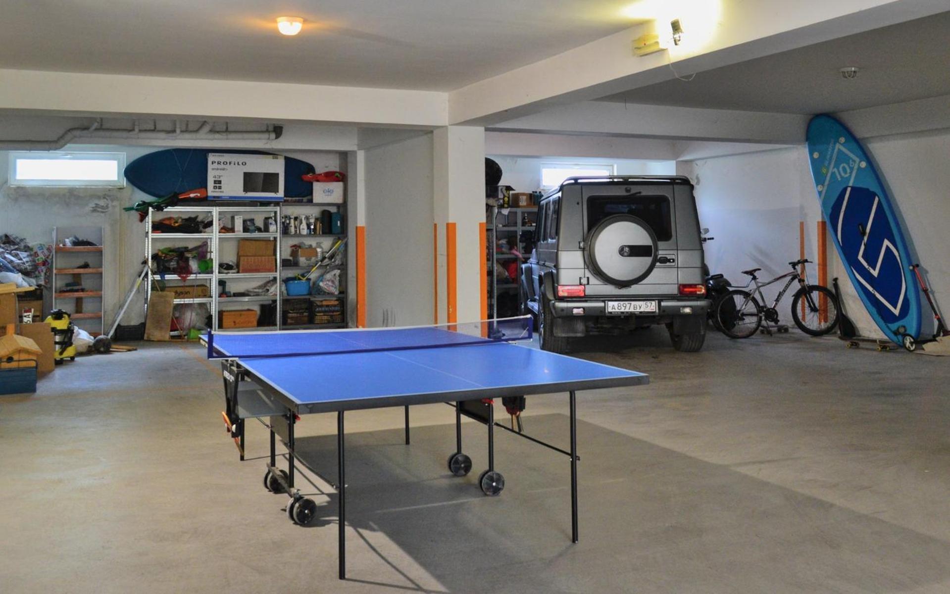 Club House With Garden And Pool Budva